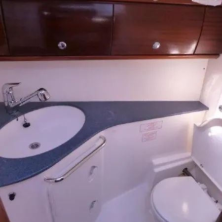 Veronica Πλωτό κατάλυμα