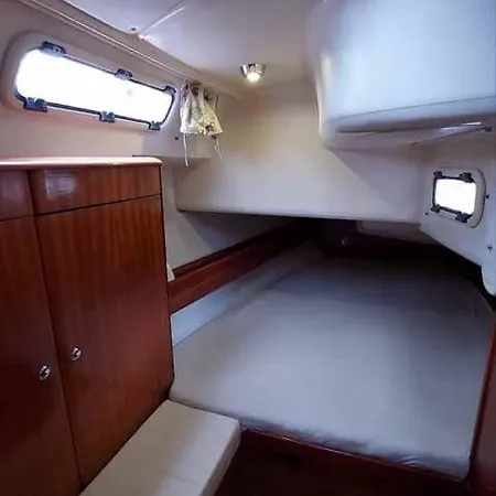 Πλωτό κατάλυμα Veronica *